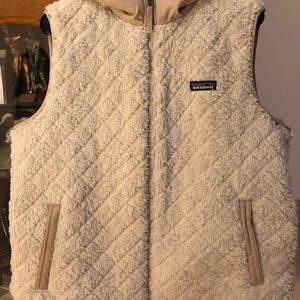 Patagonia Los Gatos Hooded Vest